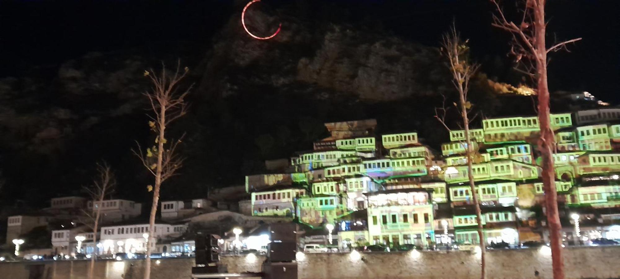 베라트 Bujtina Musta 게스트하우스 외부 사진